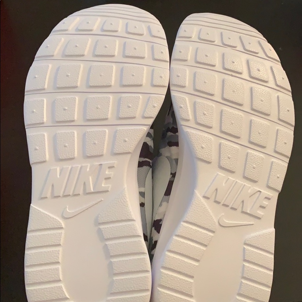 Nike Tanjun camo Sneakers - Picture 8 of 8